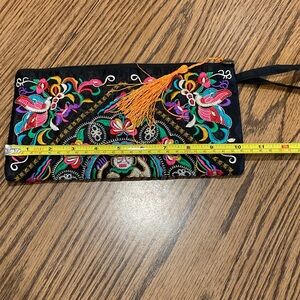 NIB beautiful embroidered wristlet